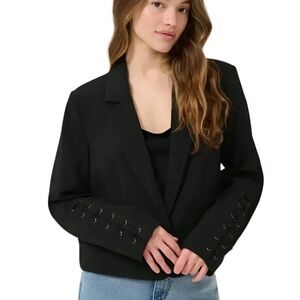 BLACK CROP DETAILED SLEEVE JACKET